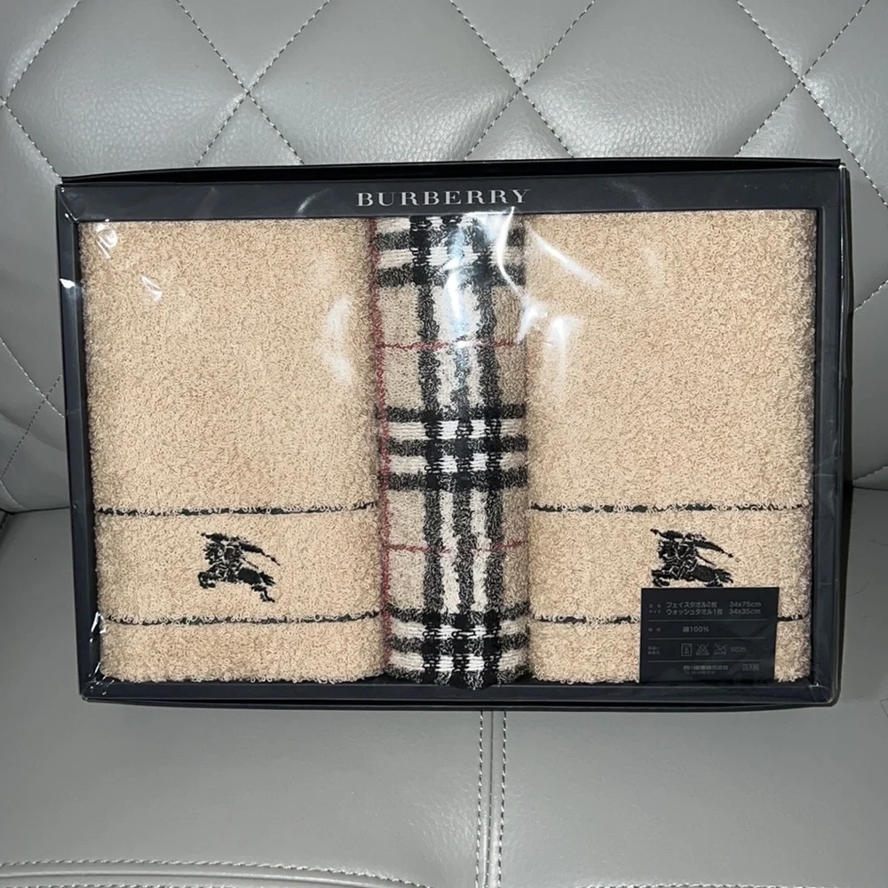 Burberry face/hand towel